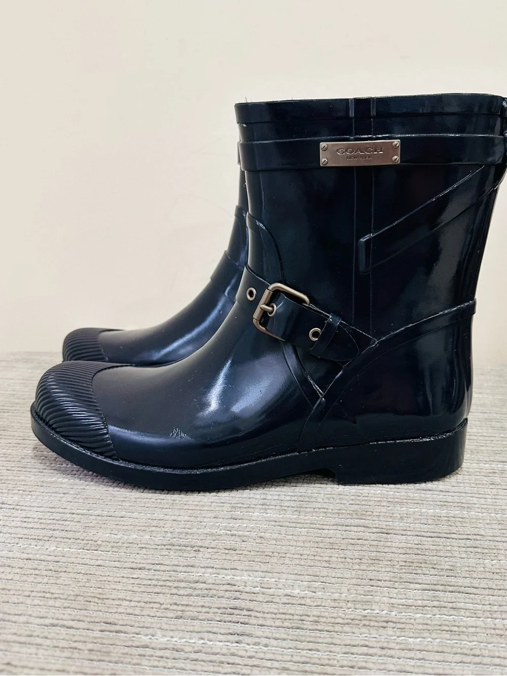Coach Lester Shiny Rubber Round Toe Synthetic Rain Boot women’s size 10B blue